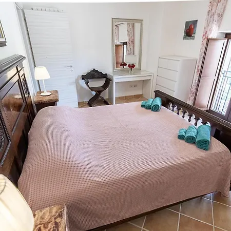 Il Rifugio Centro Storico Confortevole Posto Auto Tatil Evi Nocera Umbra